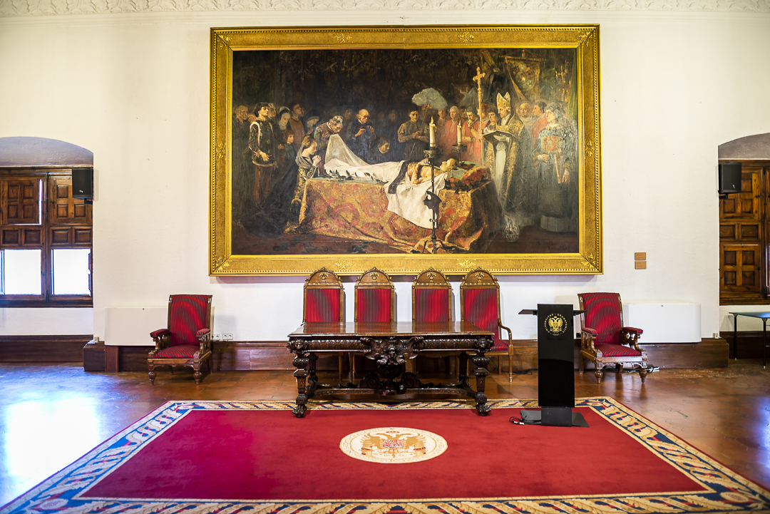 Salón de Rectores. Mesa presidencial