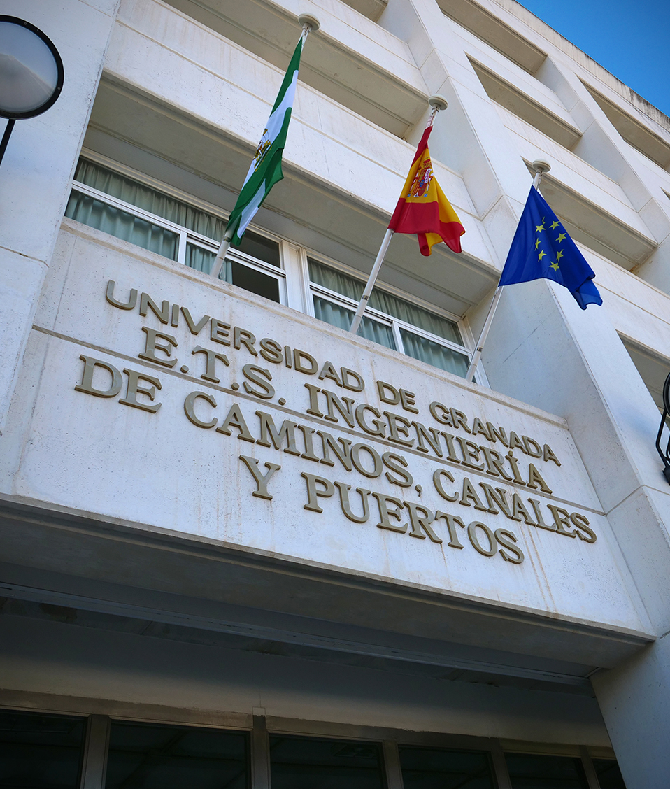 fachada de E.T. S. Ingeniería de caminos, canales y puertos. Universidad de Granada