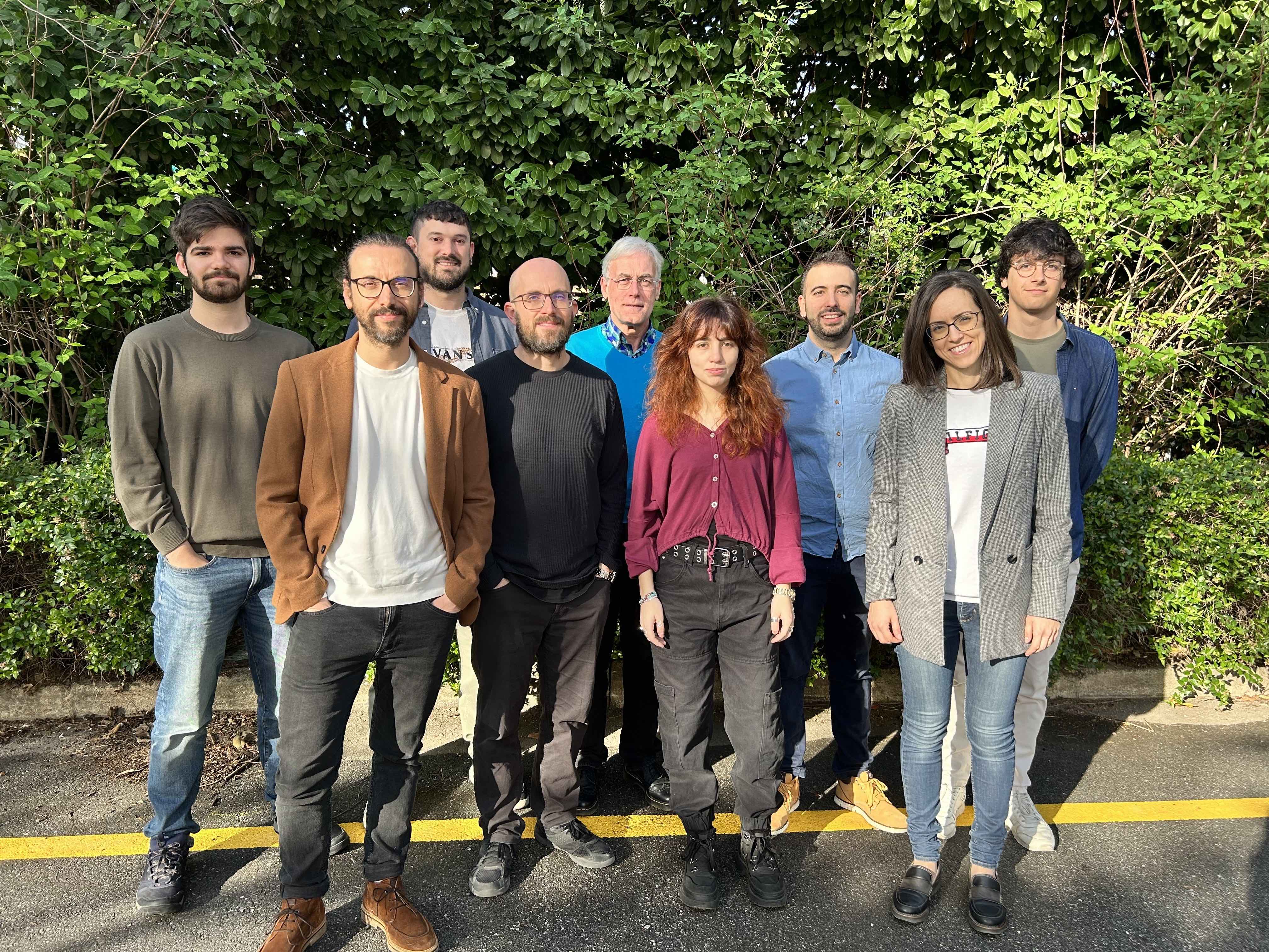 Foto de grupo de los investigadores de la UGR participantes en el proyecto