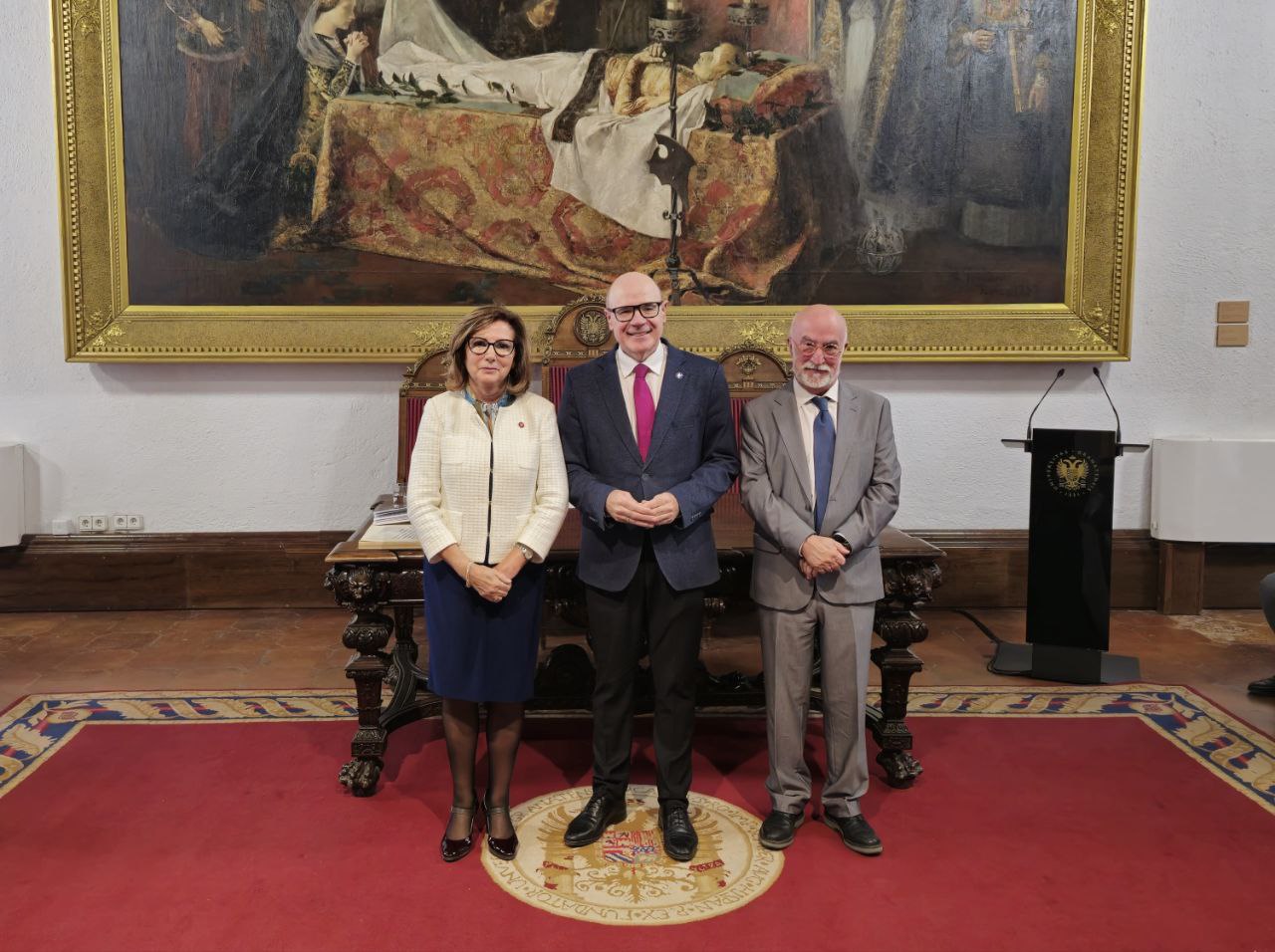 Mª Carmen Carrión toma posesión como defensora universitaria