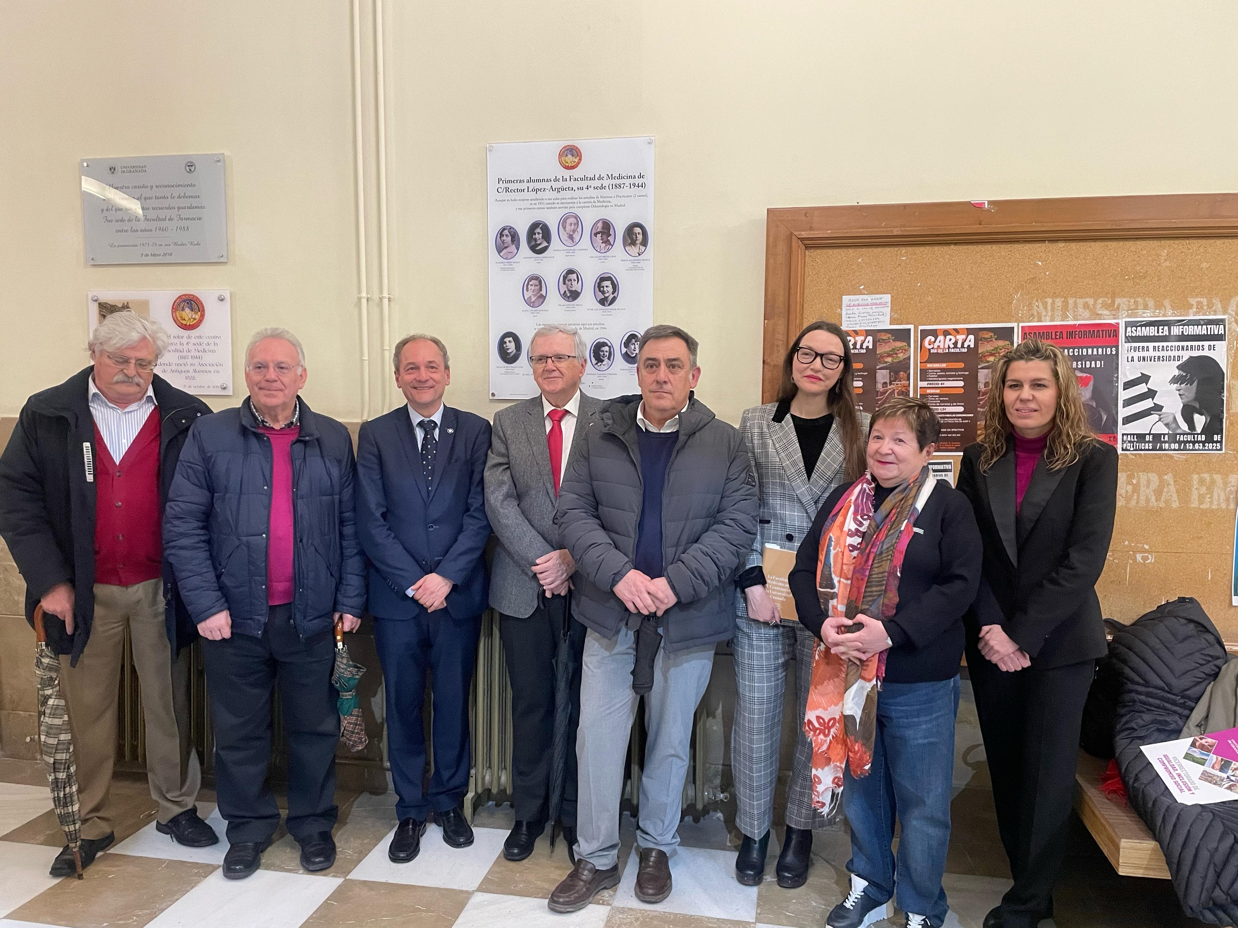 Homenaje a las primeras alumnas de la Facultad de Medicina